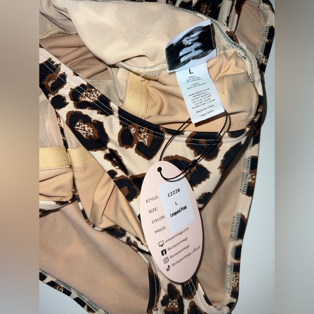 Unique Vintage Leopard Print Belted Halter Swimsuit - Large - Picture 6 of 6